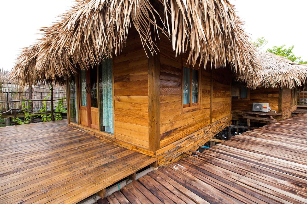 Hotel Baan​ Tonlamphu​ Pakpra à Phatthalung Extérieur photo